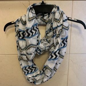 Infinity scarf with prints